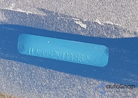 2000 Lincoln Town Car Signature z USA, uszkodzony, nr VIN 1LNHM82W1YY832463